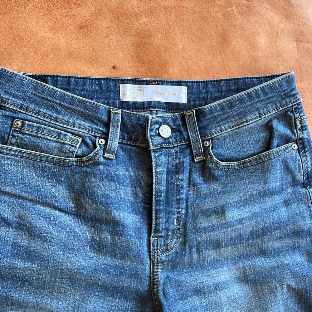 Mid rise ladies jeans in new condition. You’ll love these jeans! - Picture 2 of 6
